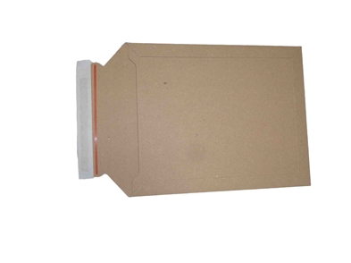 Pa: Papkuvert med klæb